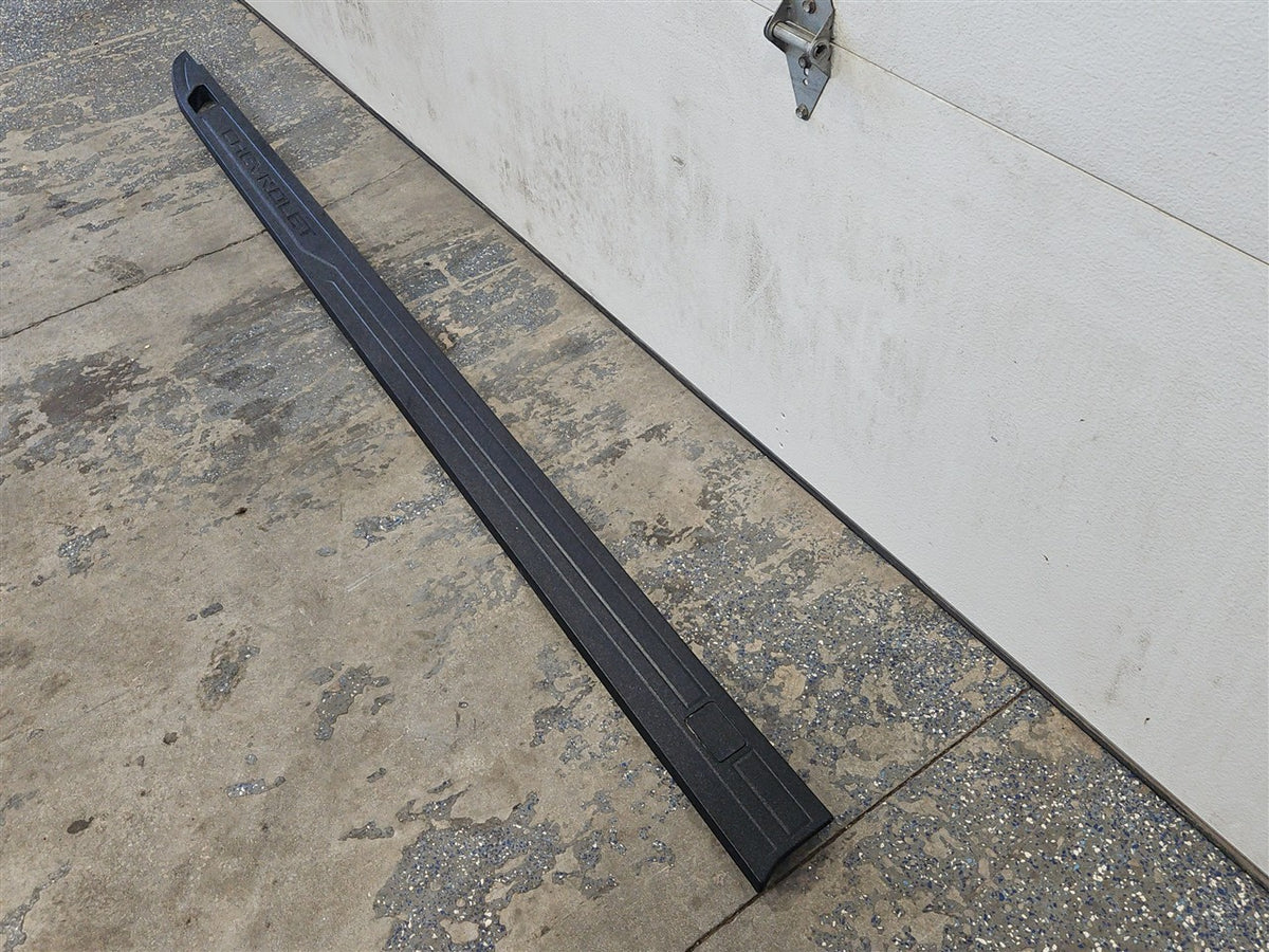 Used OEM 2019-2026 SILVERADO 1500 BED RAIL UPPER TRIM 6 6 BED MOLDING, actual item photo 4