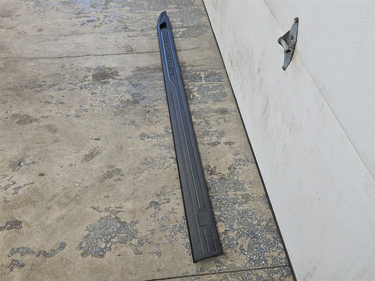 Used OEM 2019-2026 SILVERADO 1500 BED RAIL UPPER TRIM MOLDING, actual item photo 5