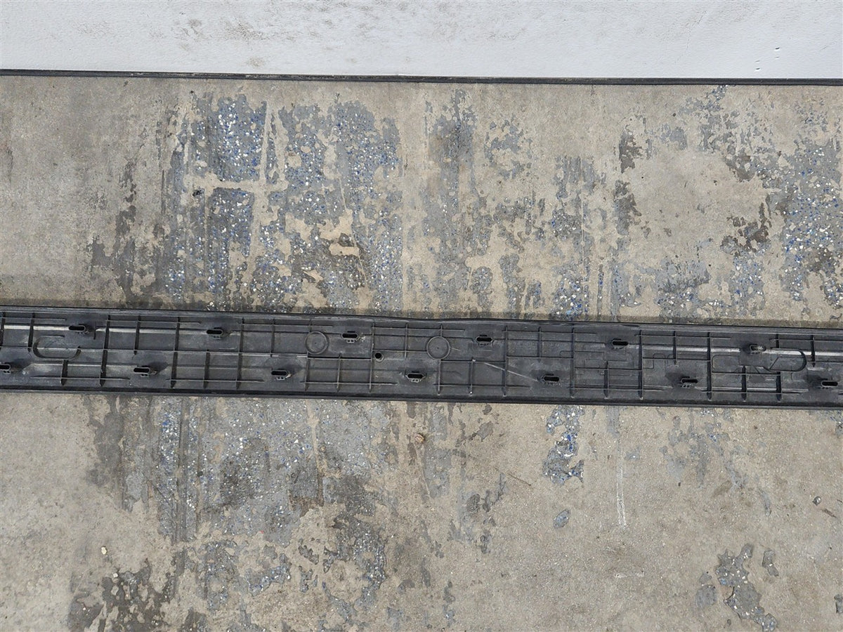 Used OEM 2019-2026 SILVERADO 1500 BED RAIL UPPER TRIM MOLDING, actual item photo 15