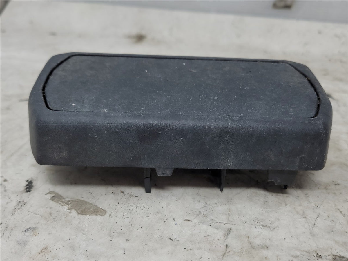 Used OEM 2015 SIERRA DENALI 1500 RUNNING BOARD FRONT ENDCAP DRIVER LH, actual item photo 2