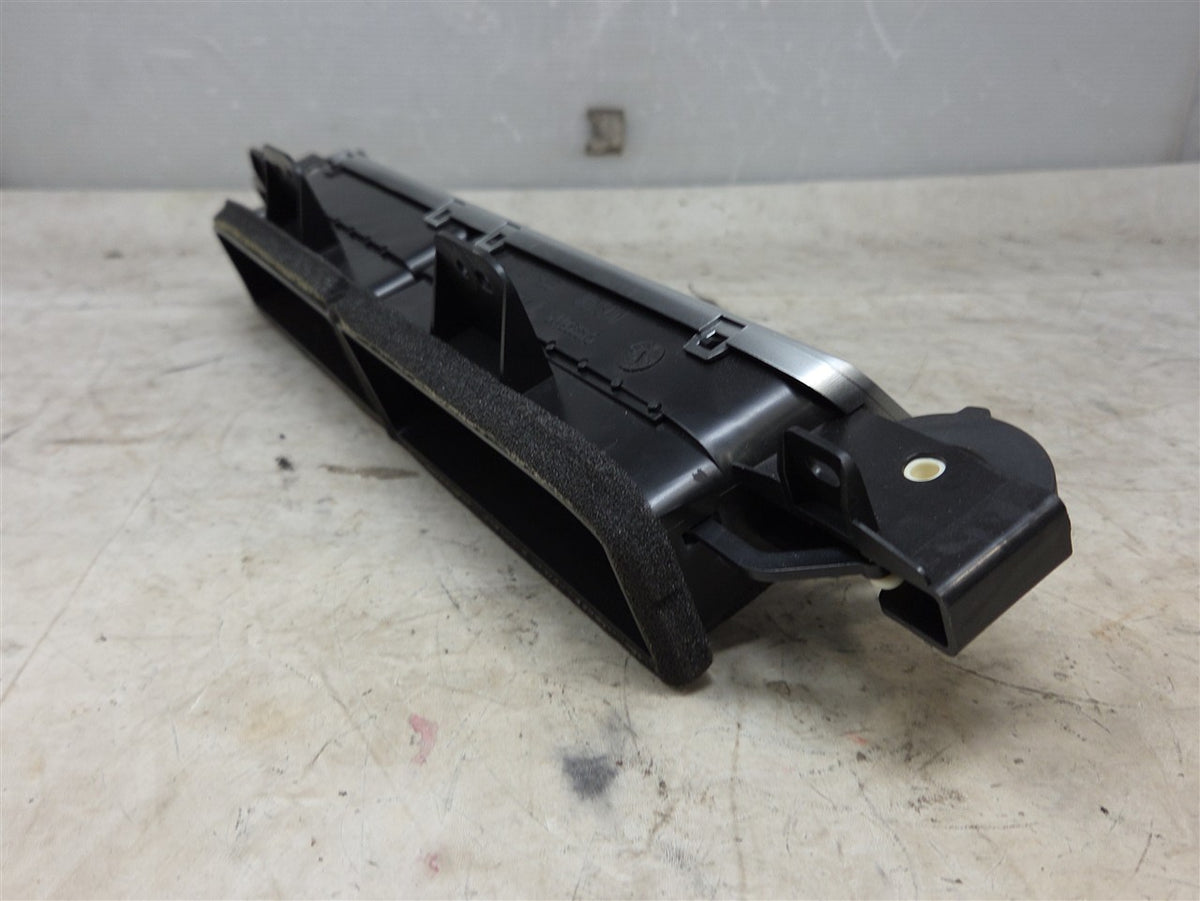 Used OEM 2010-2011 CAMARO CENTER DASH VENTS 92239557, actual item photo 7
