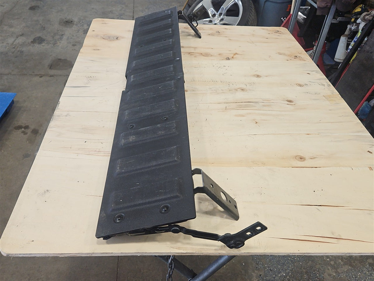 Used OEM 2019-2026 SIERRA 1500 SIERRA DENALI 1500 SILVERADO 1500 FOLD, actual item photo 2