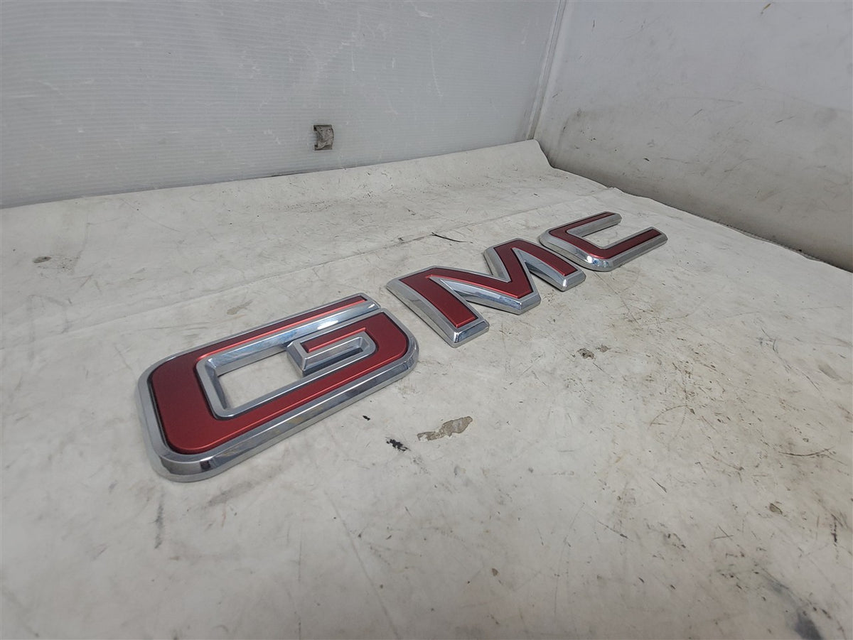 Used OEM 2019-2026 SIERRA 1500 GMC TAILGATE EMBLEM RED, actual item photo 3