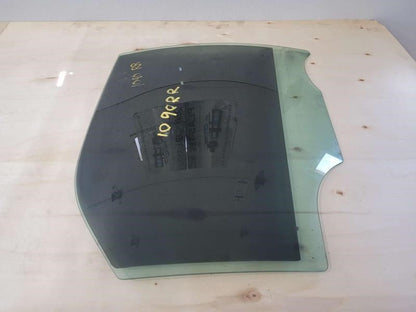 2005 CTS RH PASSENGER REAR DOOR GLASS 450 - image 4