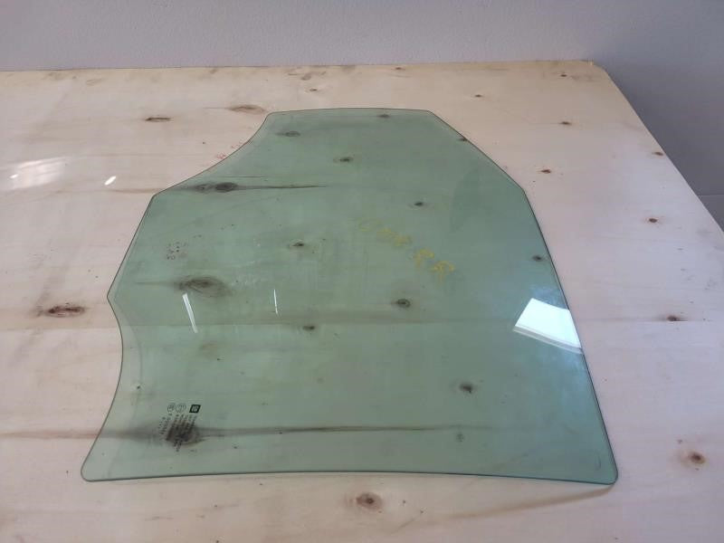 2010 CTS RH PASSENGER REAR DOOR GLASS 451 - image 2