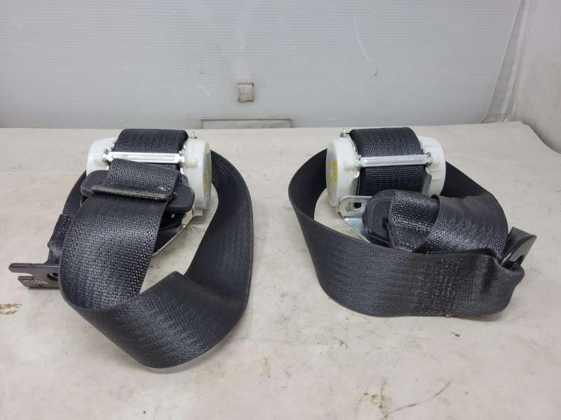 2018 SILVRDO15 LH & RH REAR SEAT BELT RETRACTORS BL 463 - image 2