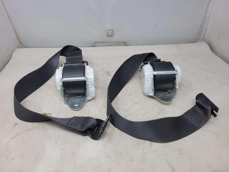 2018 SILVRDO15 LH & RH REAR SEAT BELT RETRACTORS BL 463 - image 4