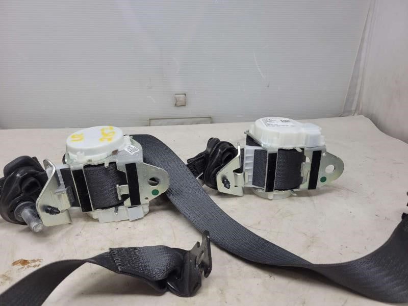 2018 SILVRDO15 LH & RH REAR SEAT BELT RETRACTORS BL 463 - image 6