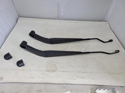 2017 ESCALADE WIPER ARMS, PAIR 604 - image 3