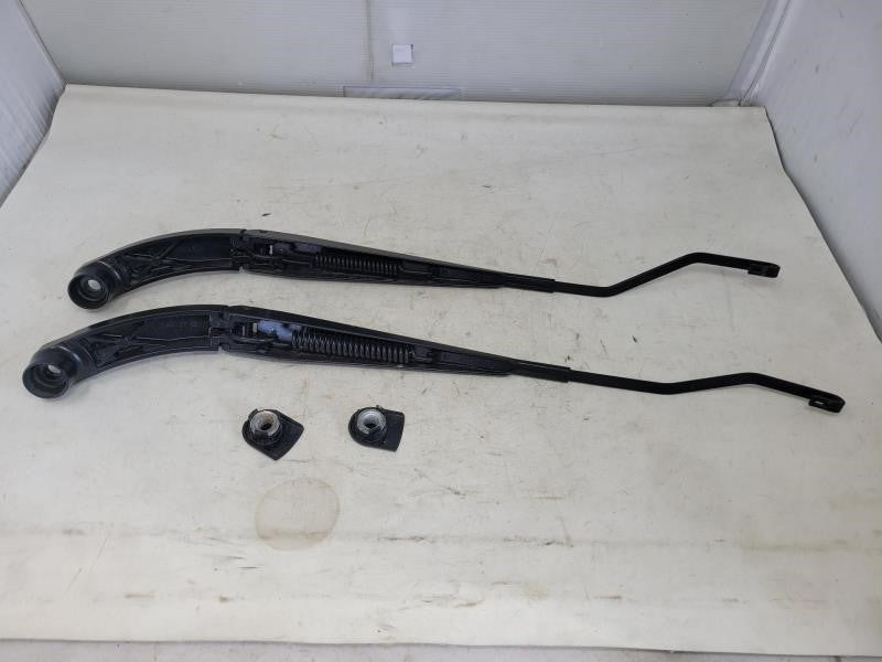 2017 ESCALADE WIPER ARMS, PAIR 604 - image 4