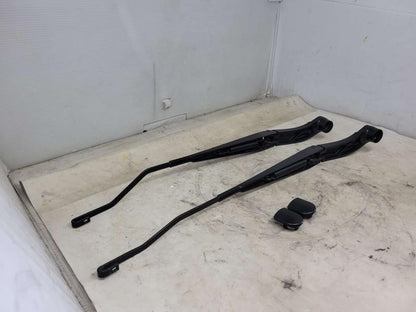 2019 ESCALAESV FRONT WINDSHIELD WIPER ARMS PAIR LH 605 - image 4