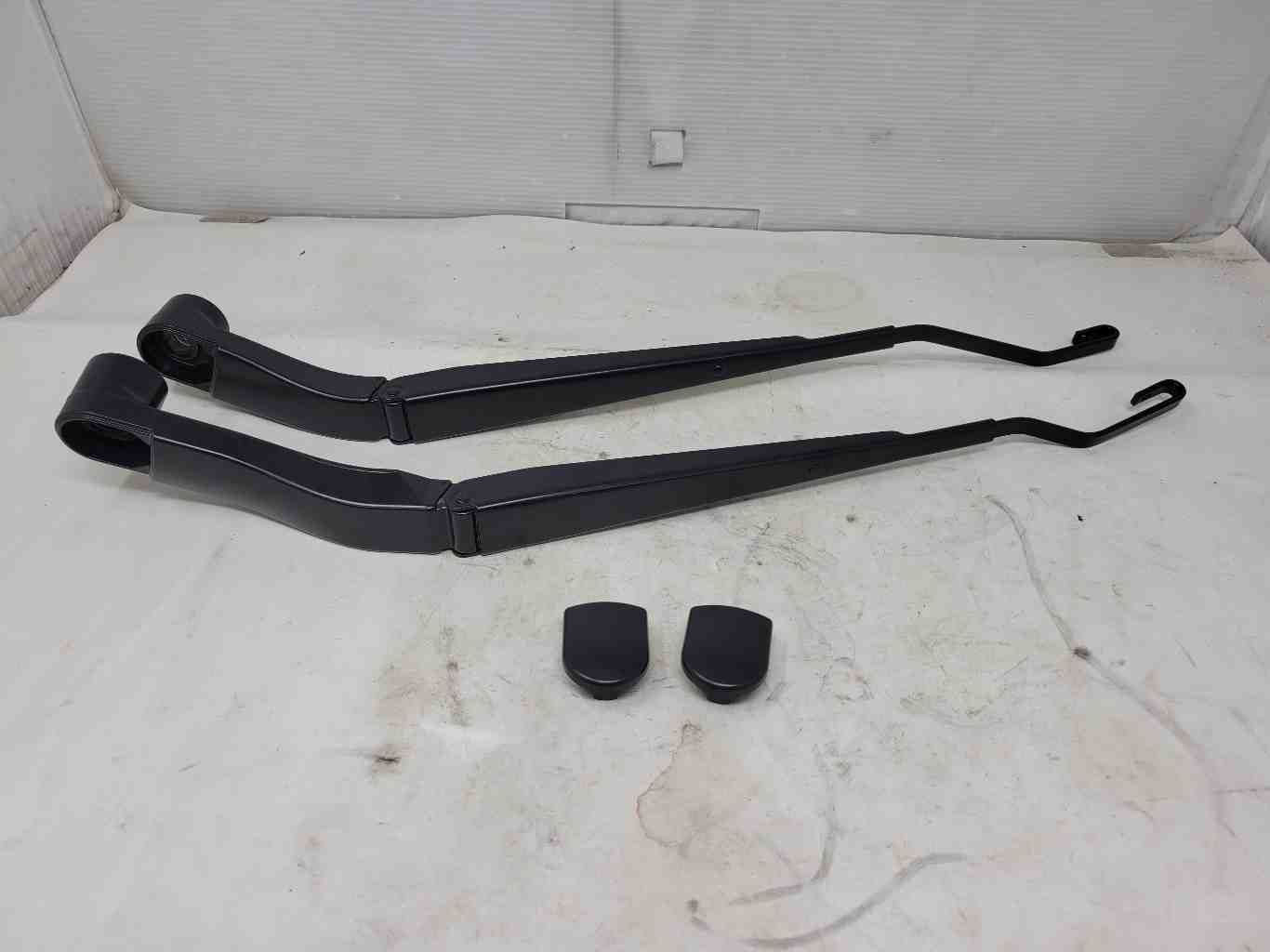 2022 CAMARO WINDSHIELD WIPER ARMS PAIR 10K MILES 607 - image 1