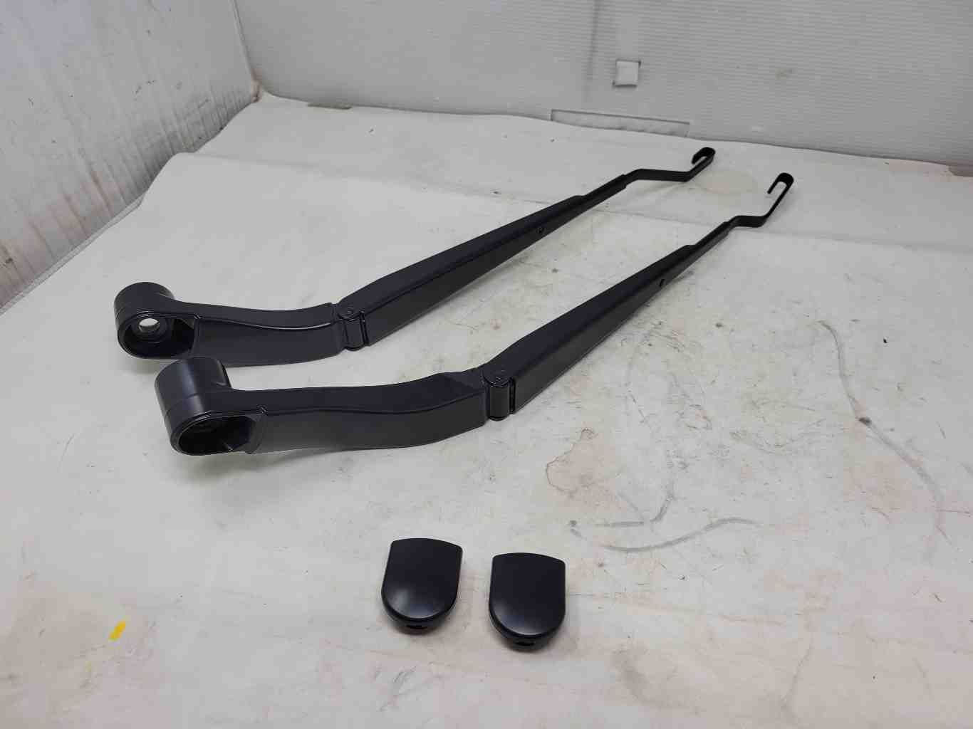 2022 CAMARO WINDSHIELD WIPER ARMS PAIR 10K MILES 607 - image 2