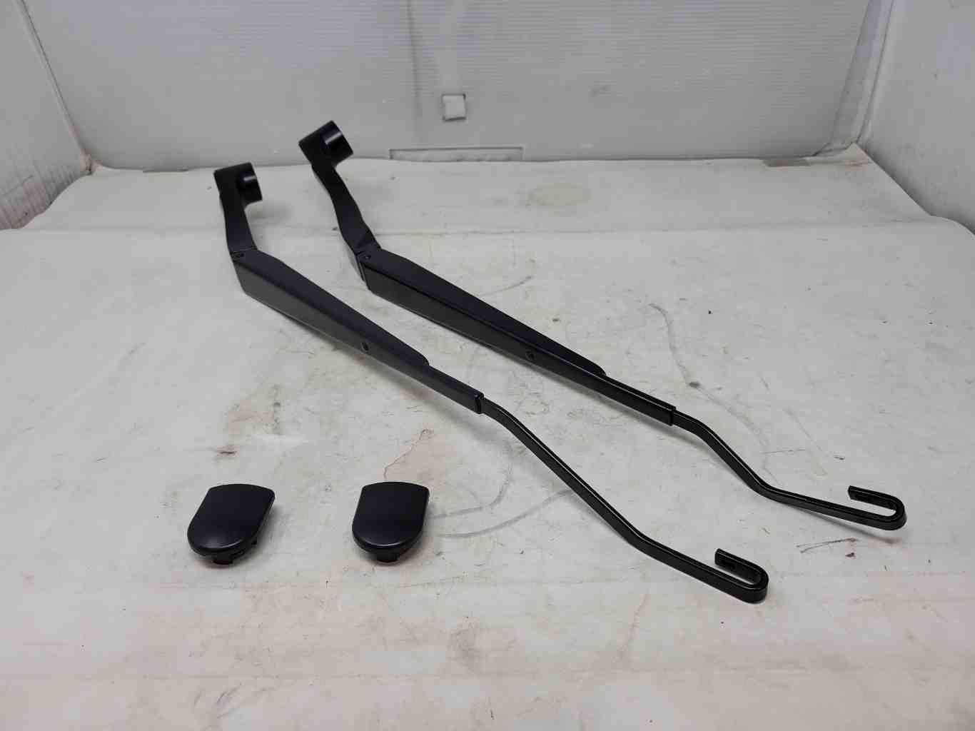 2022 CAMARO WINDSHIELD WIPER ARMS PAIR 10K MILES 607 - image 4