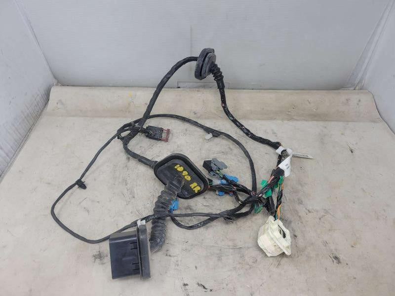 2005 CTS RH PASSENGER REAR DOOR WIRING WIRE H 615 - image 1