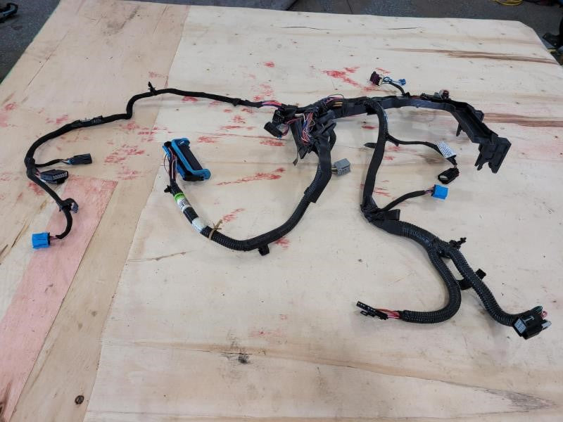 2014 ESCALAESV RH FRONT SEAT HARNESS 8 WAY POWER W/ 633 - image 1