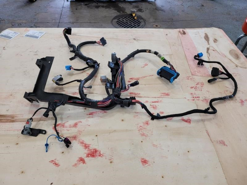 2014 ESCALAESV RH FRONT SEAT HARNESS 8 WAY POWER W/ 633 - image 3