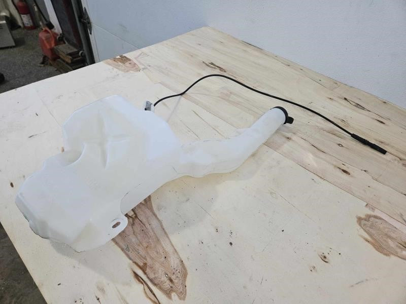 2018 SILVRDO15 WINDSHIELD WASHER FLUID BOTTLE & PUM 760 - image 2