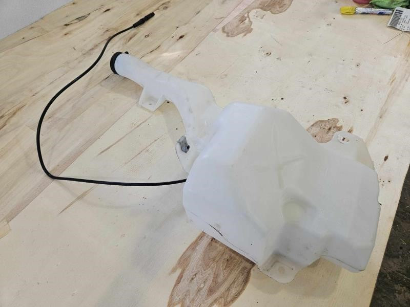 2018 SILVRDO15 WINDSHIELD WASHER FLUID BOTTLE & PUM 760 - image 3