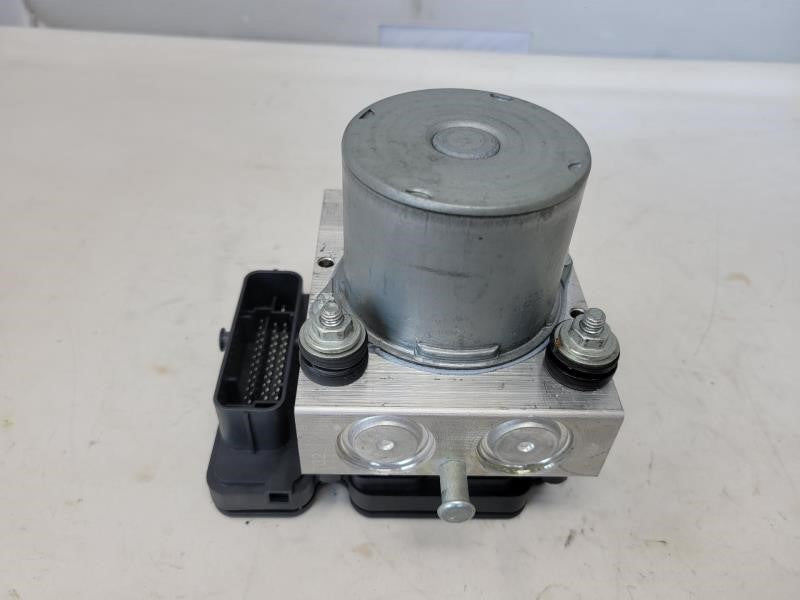 2018 CAMARO 6.2L SS ABS PUMP & MODULE 9K MILES 7 - image 3
