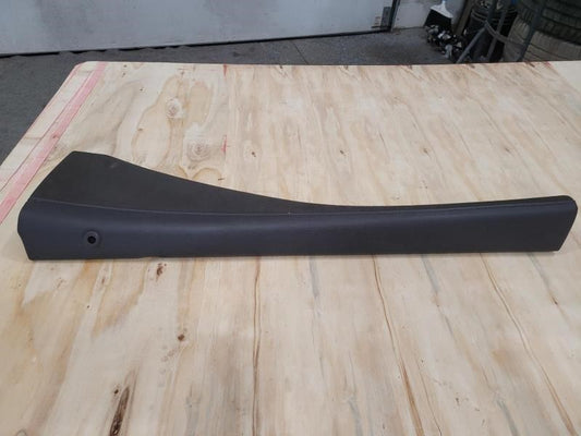 2018 ESCALAESV RH REAR DOOR PANEL UPPER TRIM, BLACK 800 - image 2