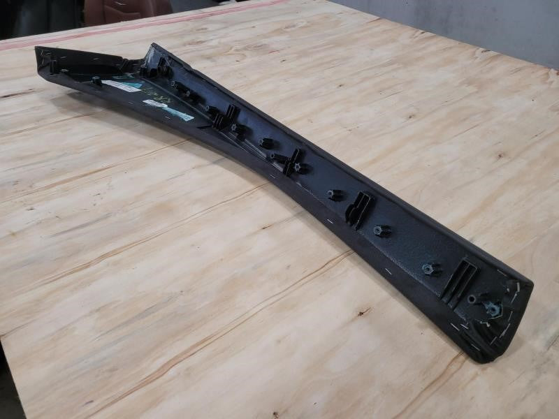 2018 ESCALAESV RH REAR DOOR PANEL UPPER TRIM, BLACK 800 - image 7