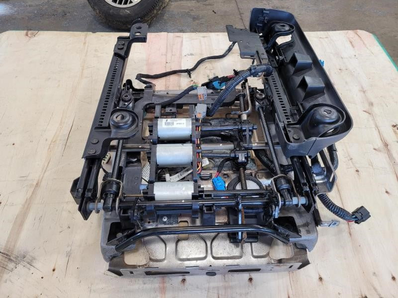 2014 ESCALAESV RH FRONT SEAT TRACK W/MOTORS, FULL P 837 - image 7