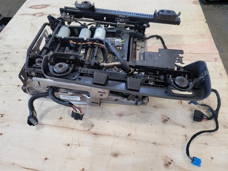 2014 ESCALAESV RH FRONT SEAT TRACK W/MOTORS, FULL P 837 - image 8