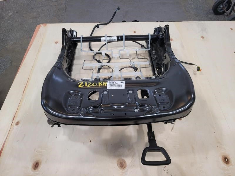 2011 CAMARO FRONT PASSENGER RH SEAT TRACK 839 - image 2