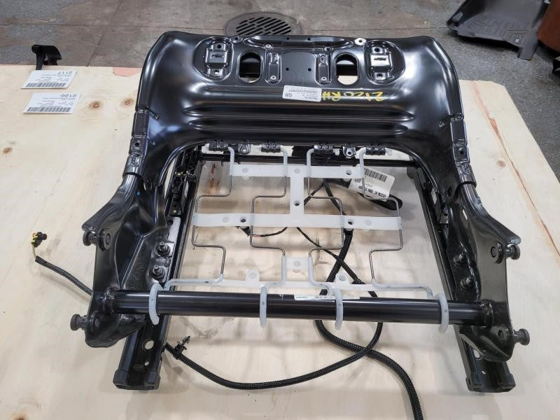 2011 CAMARO FRONT PASSENGER RH SEAT TRACK 839 - image 7