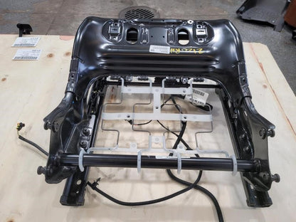 2011 CAMARO FRONT PASSENGER RH SEAT TRACK 839 - image 7
