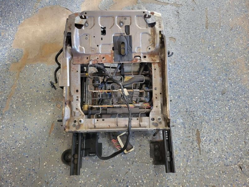 2009 YUKON LH DRIVER FRONT SEAT TRACK MOTORS AN 840 - image 1