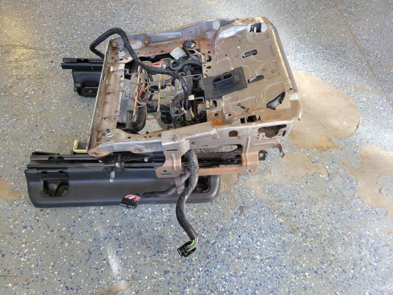 2009 YUKON RH PASSENGER FRONT SEAT TRACK MOTORS 841 - image 4