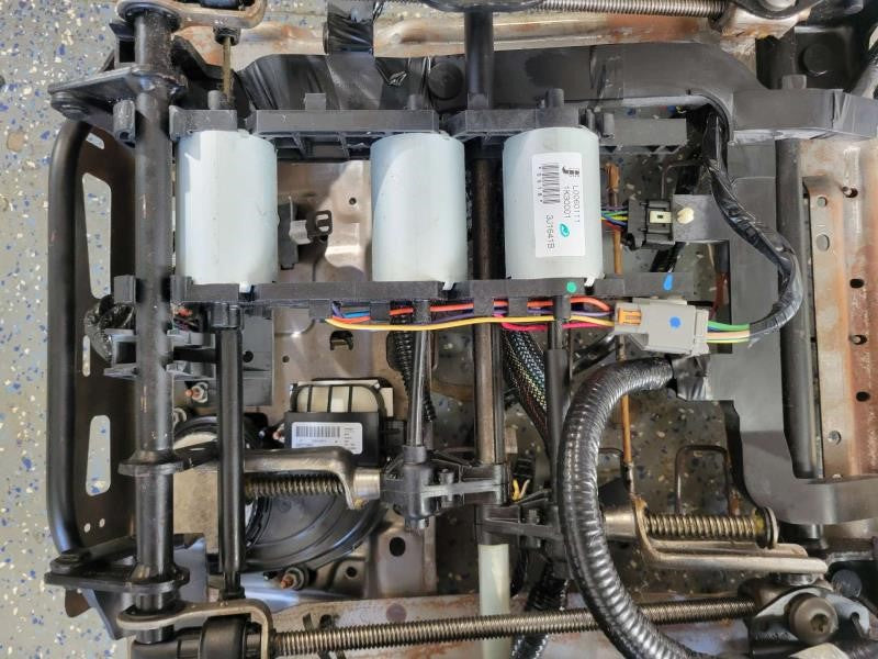 2009 YUKON RH PASSENGER FRONT SEAT TRACK MOTORS 841 - image 9