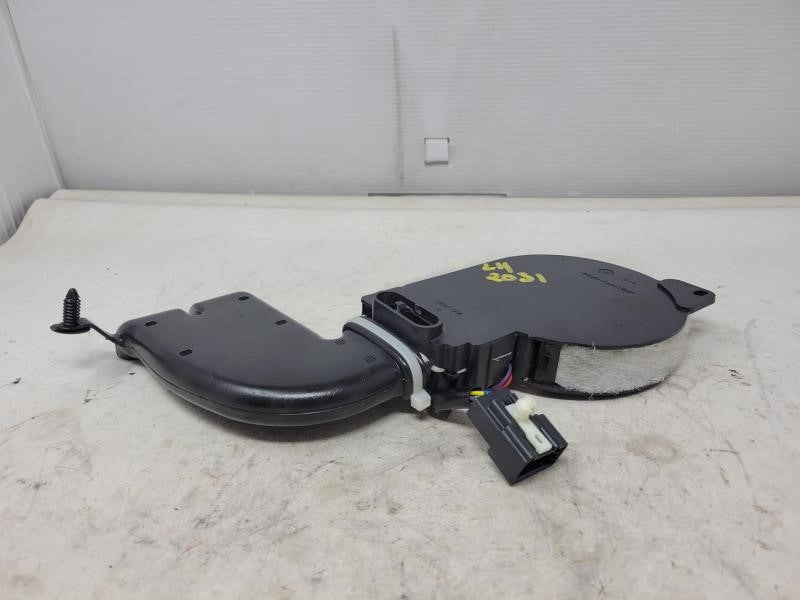 2009 YUKONXL15 UPPER SEATBACK BLOWER VENTILATION MO 908 - image 2