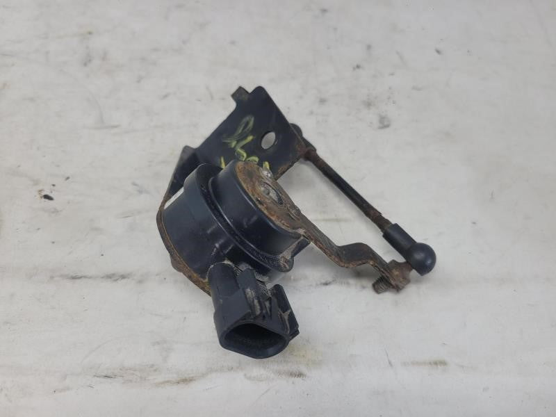 2017 ESCALADE PASSENGER REAR SUSPENSION RIDE HEIGH 927 - image 2
