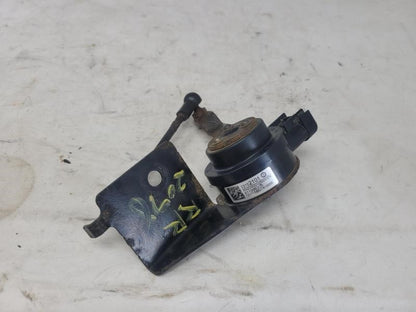 2017 ESCALADE PASSENGER REAR SUSPENSION RIDE HEIGH 927 - image 3