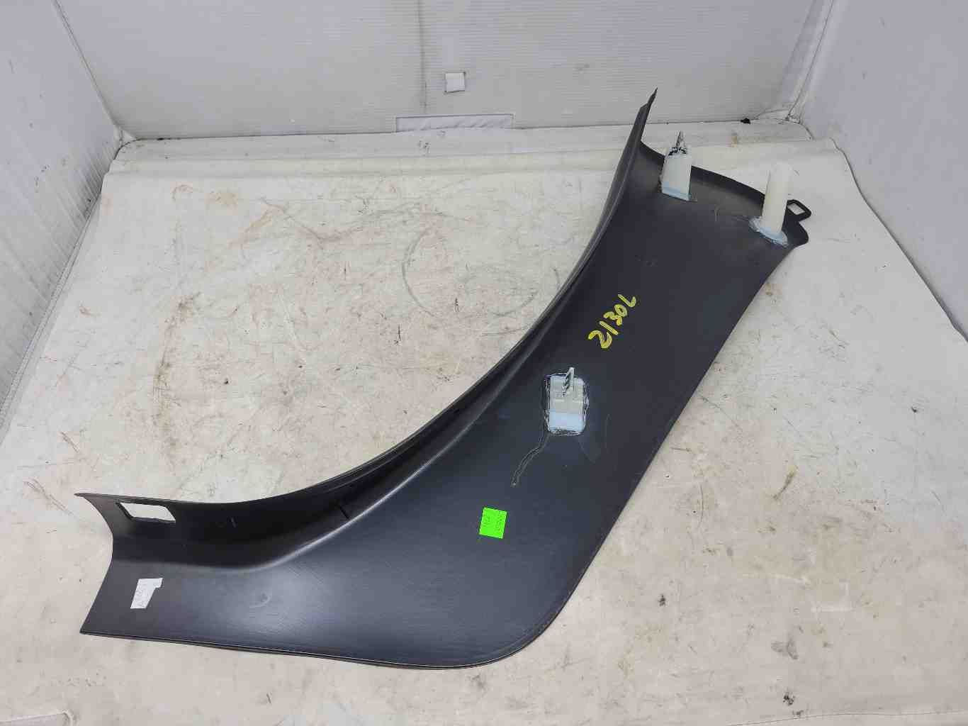 2011 CORVETTE LH & RH B PILLAR TRIM SEAT BELT COVE 939 - image 6