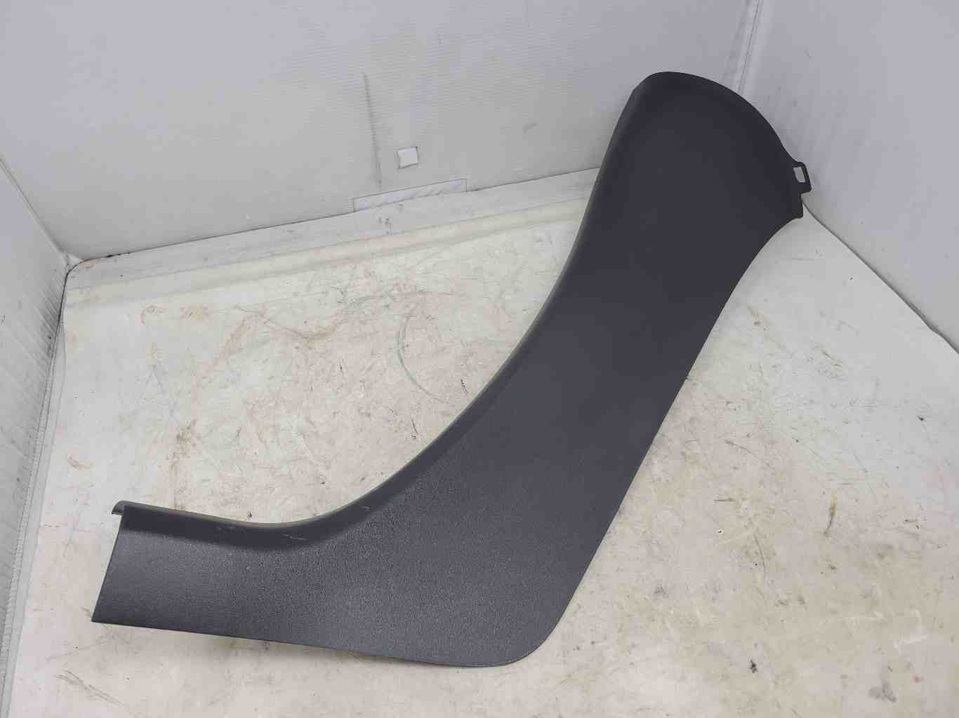 2011 CORVETTE LH & RH B PILLAR TRIM SEAT BELT COVE 939 - image 9