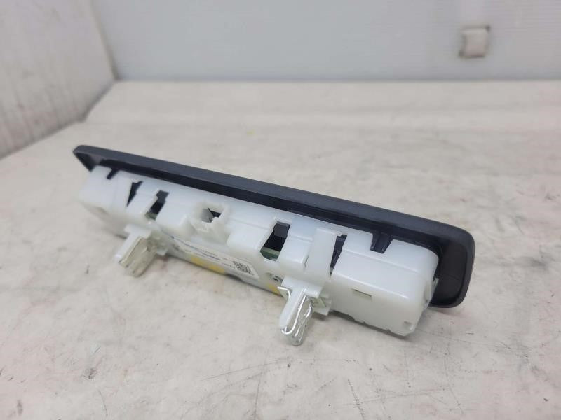 2020 SIERRA150 84281471 DOME LIGHT BLACK TRIM AT4 953 - image 2