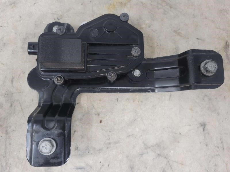 2017 SIERRA150 OEM TAILGATE LOCK ACTUATOR 84374353 980 - image 1