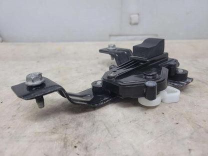 2017 SIERRA150 OEM TAILGATE LOCK ACTUATOR 84374353 980 - image 4