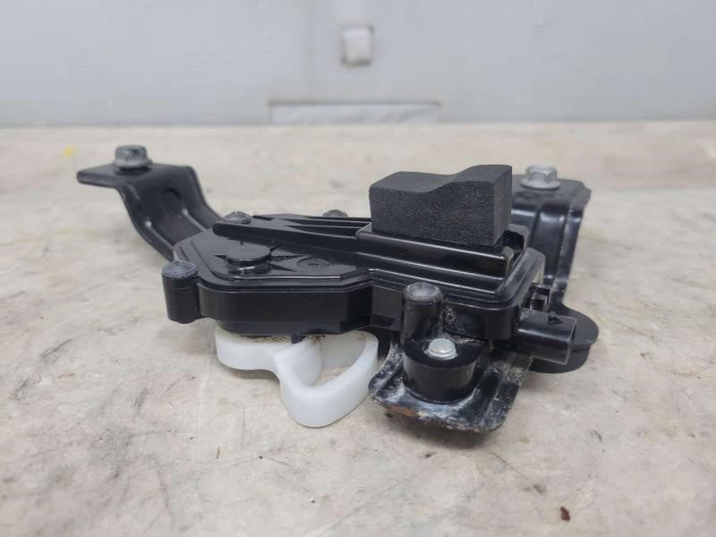 2017 SIERRA150 OEM TAILGATE LOCK ACTUATOR 84374353 980 - image 5