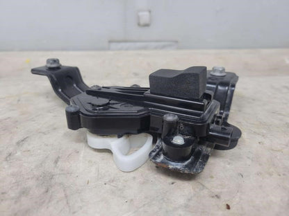 2017 SIERRA150 OEM TAILGATE LOCK ACTUATOR 84374353 980 - image 5