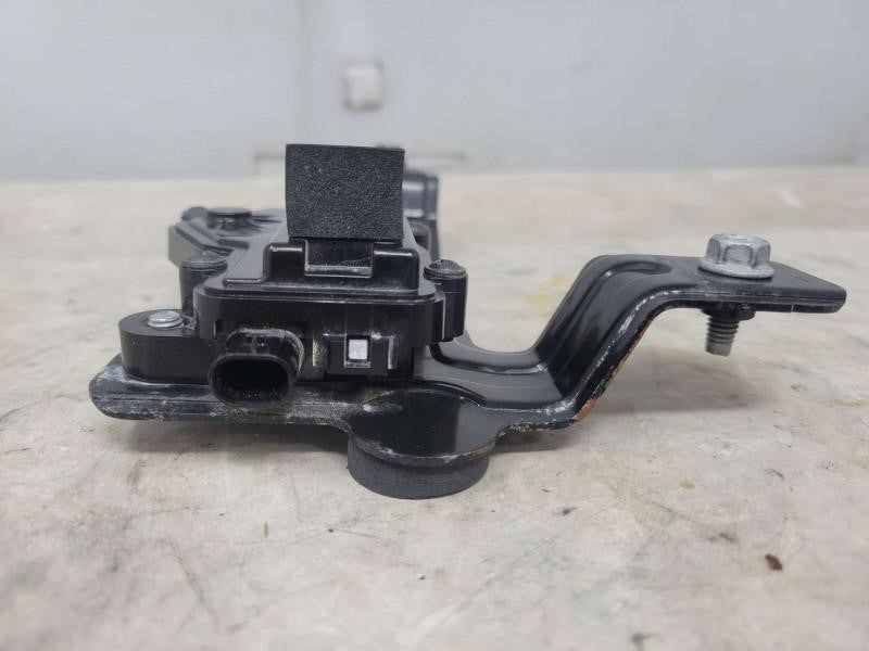 2017 SIERRA150 OEM TAILGATE LOCK ACTUATOR 84374353 980 - image 6