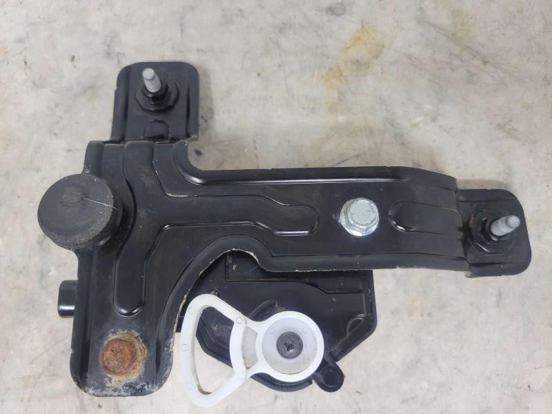 2017 SIERRA150 OEM TAILGATE LOCK ACTUATOR 84374353 980 - image 7