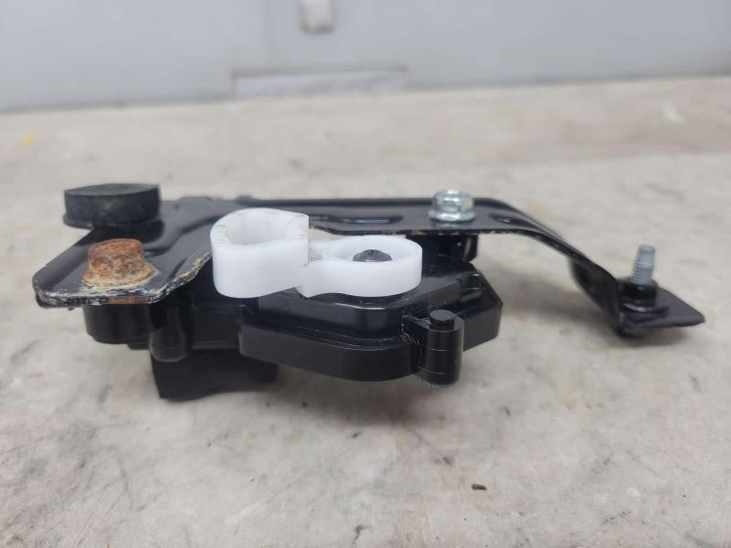 2017 SIERRA150 OEM TAILGATE LOCK ACTUATOR 84374353 980 - image 8